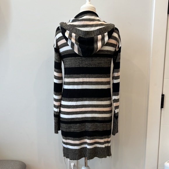 Evelyn Taylor Striped Sweater - Medium - Picture 2 of 7
